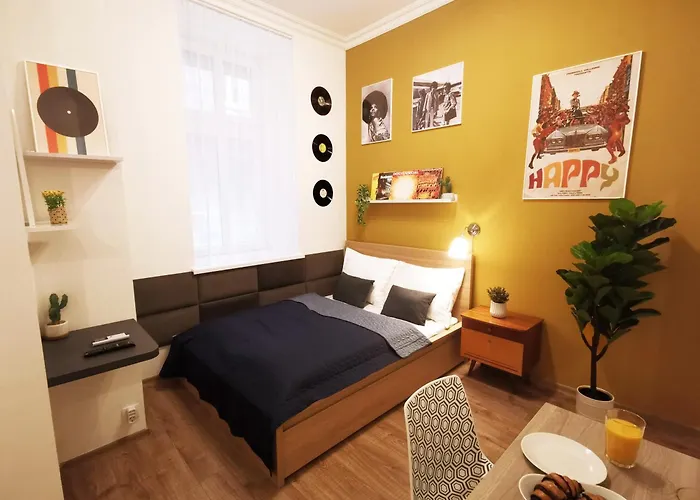 Retro Designstudio In Downtown Budapeşte