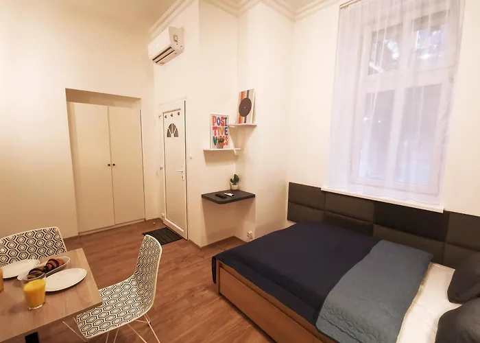 Retro Designstudio In Downtown * Budapeşte