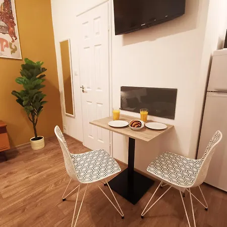 Apartmán Retro Designstudio In Downtown *
