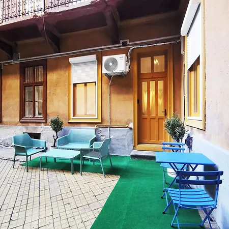 Retro Designstudio In Downtown شقة